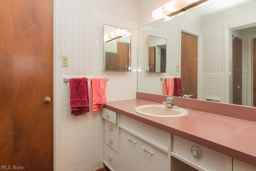 7225 Ridge Road Wadsworth, OH 44281 - Photo 16 of 23