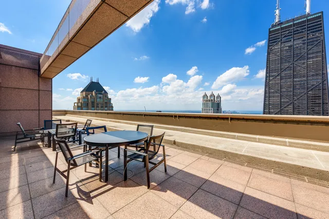 $715,000 | 161 East Chicago Avenue, Unit 38C, Chicago, IL 60611