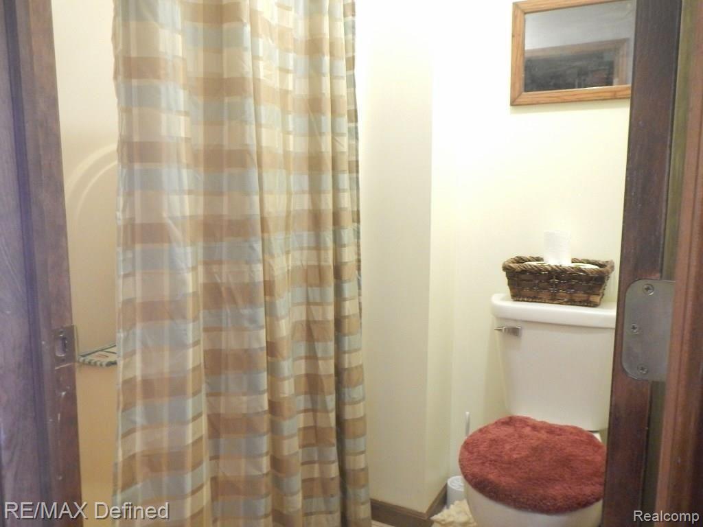 4557 Skelton Road Columbiaville, MI 48421 - Photo 24 of 34 Main Bath.jpg