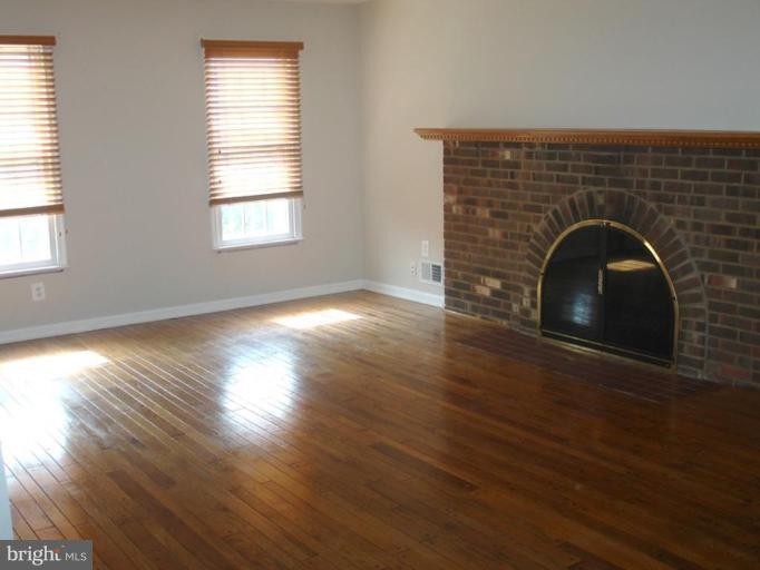 7753 Lowmoor Road Springfield, VA 22153 - Photo 3 of 16 7753 Lowmoor Rd