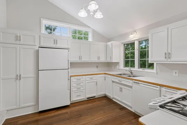 $2,450,000 | 260 Salem Church Road, Sunfish Lake, MN 55118