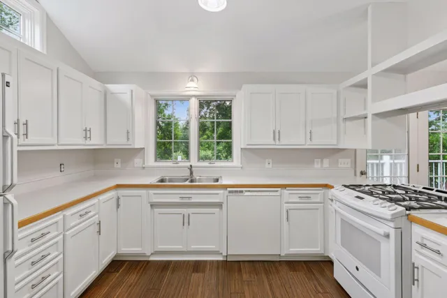 $2,450,000 | 260 Salem Church Road, Sunfish Lake, MN 55118