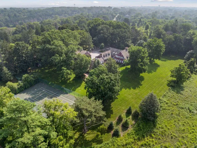 $2,450,000 | 260 Salem Church Road, Sunfish Lake, MN 55118