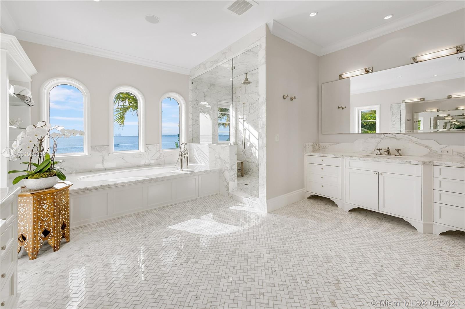 4412 North Bay Road Miami Beach, FL 33140 - Photo 29 of 40