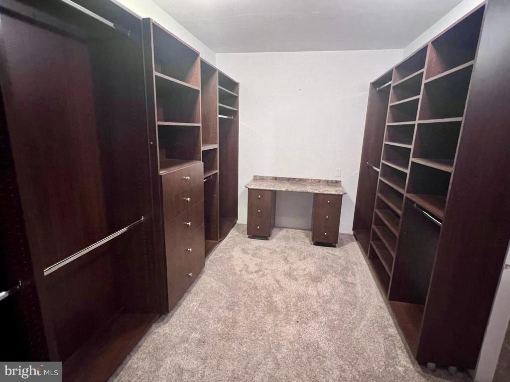 42403 Pine Forest Drive Chantilly, VA 20152 - Photo 34 of 37