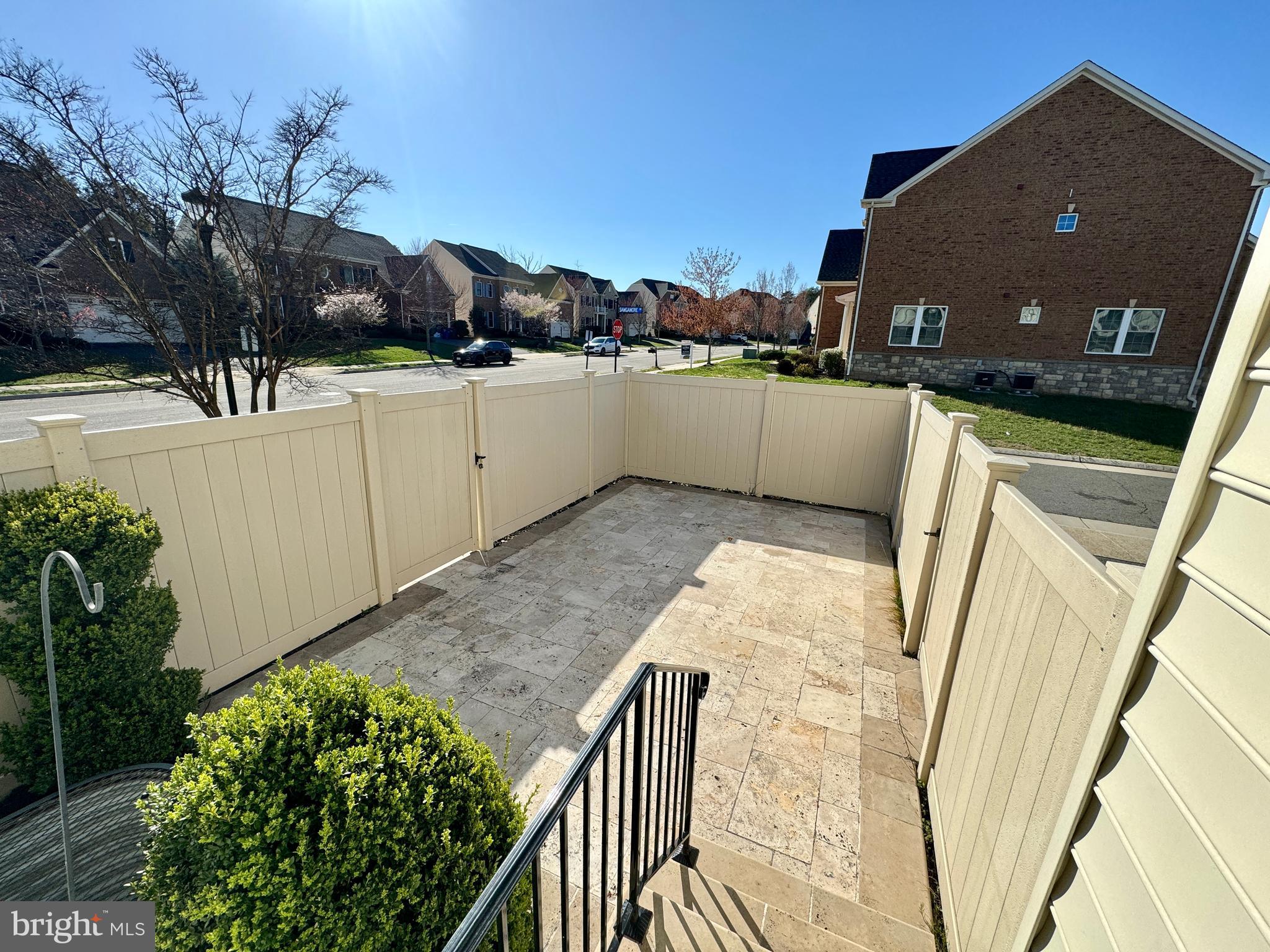 42403 Pine Forest Drive Chantilly, VA 20152 - Photo 35 of 37 a view of a backyard