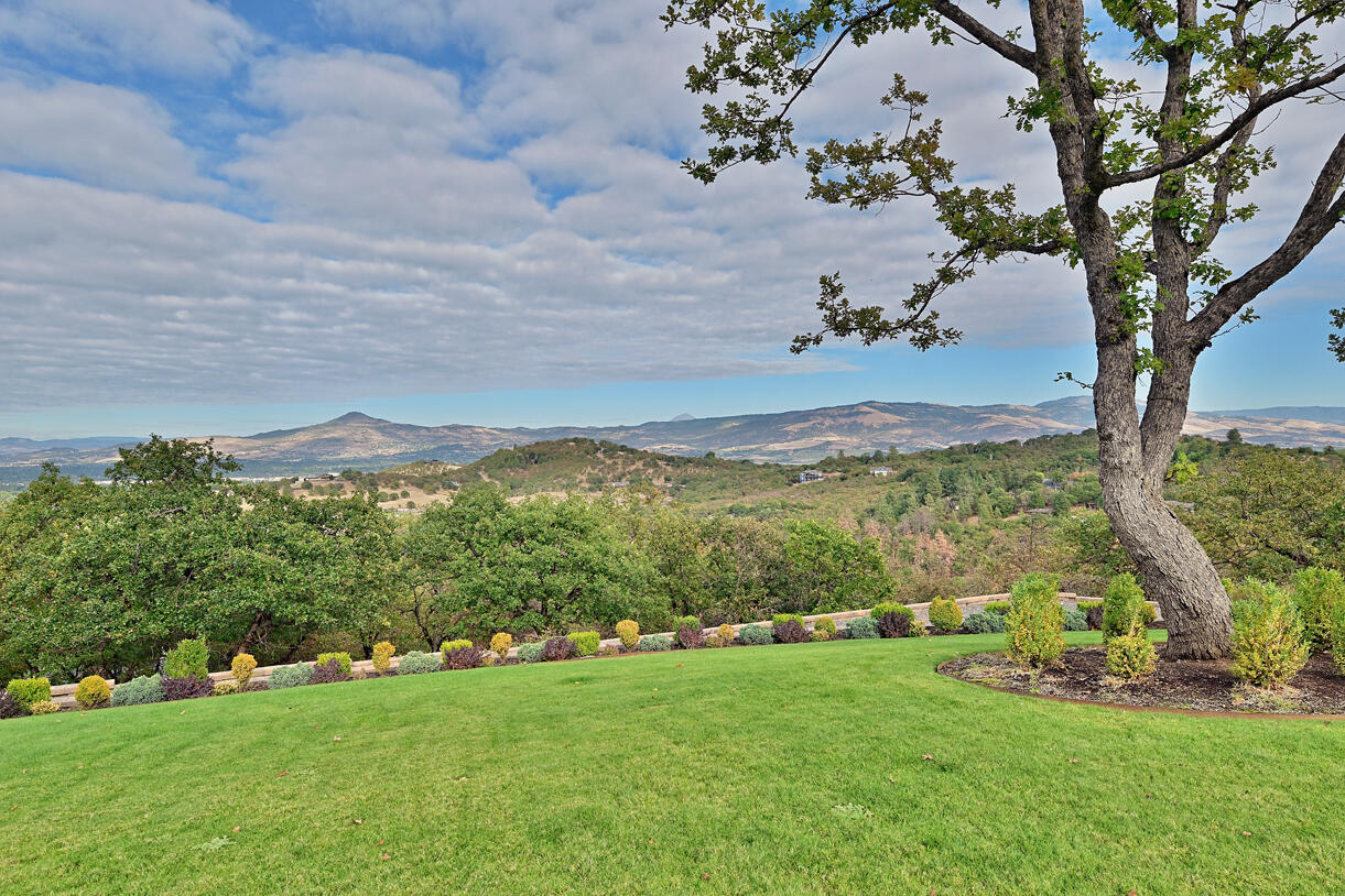 6403 Pioneer Road Medford, OR 97501 - Photo 36 of 42 36