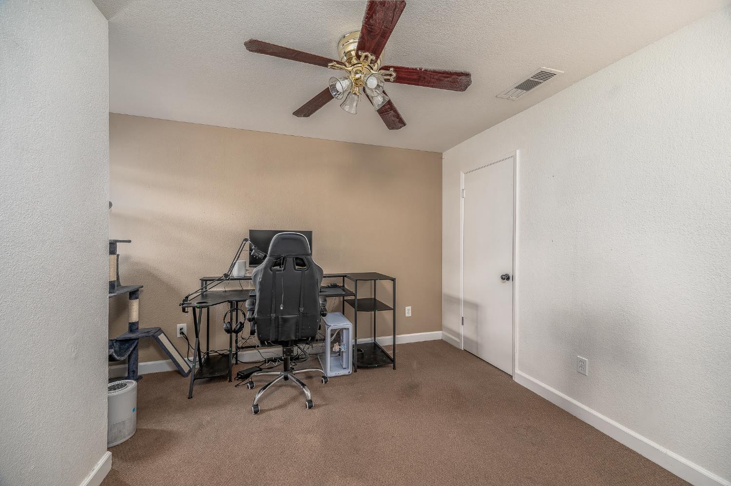 581 Lincoln Avenue, Unit B Modesto, CA 95354 - Photo 17 of 24