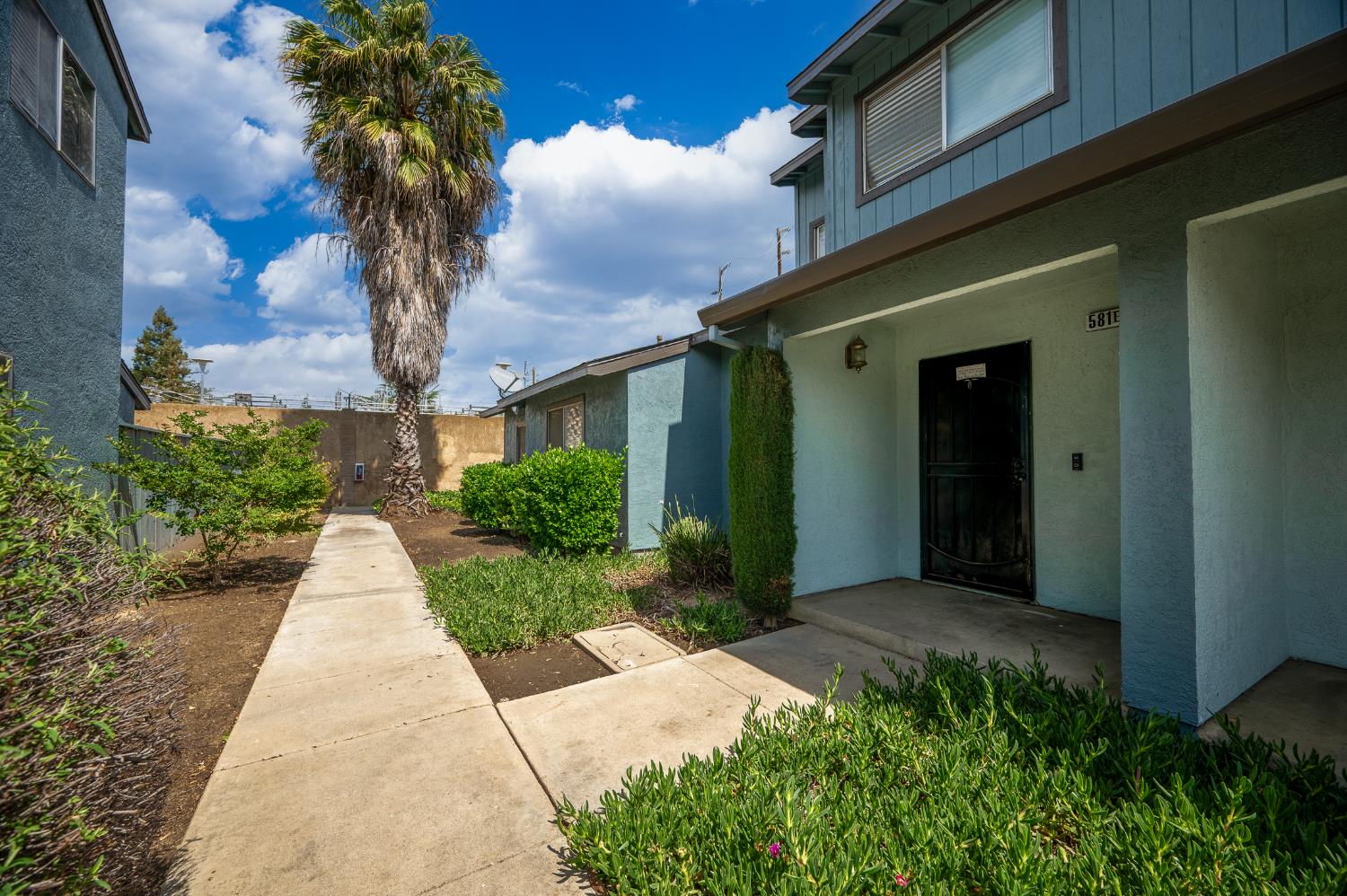 581 Lincoln Avenue, Unit B Modesto, CA 95354 - Photo 2 of 24