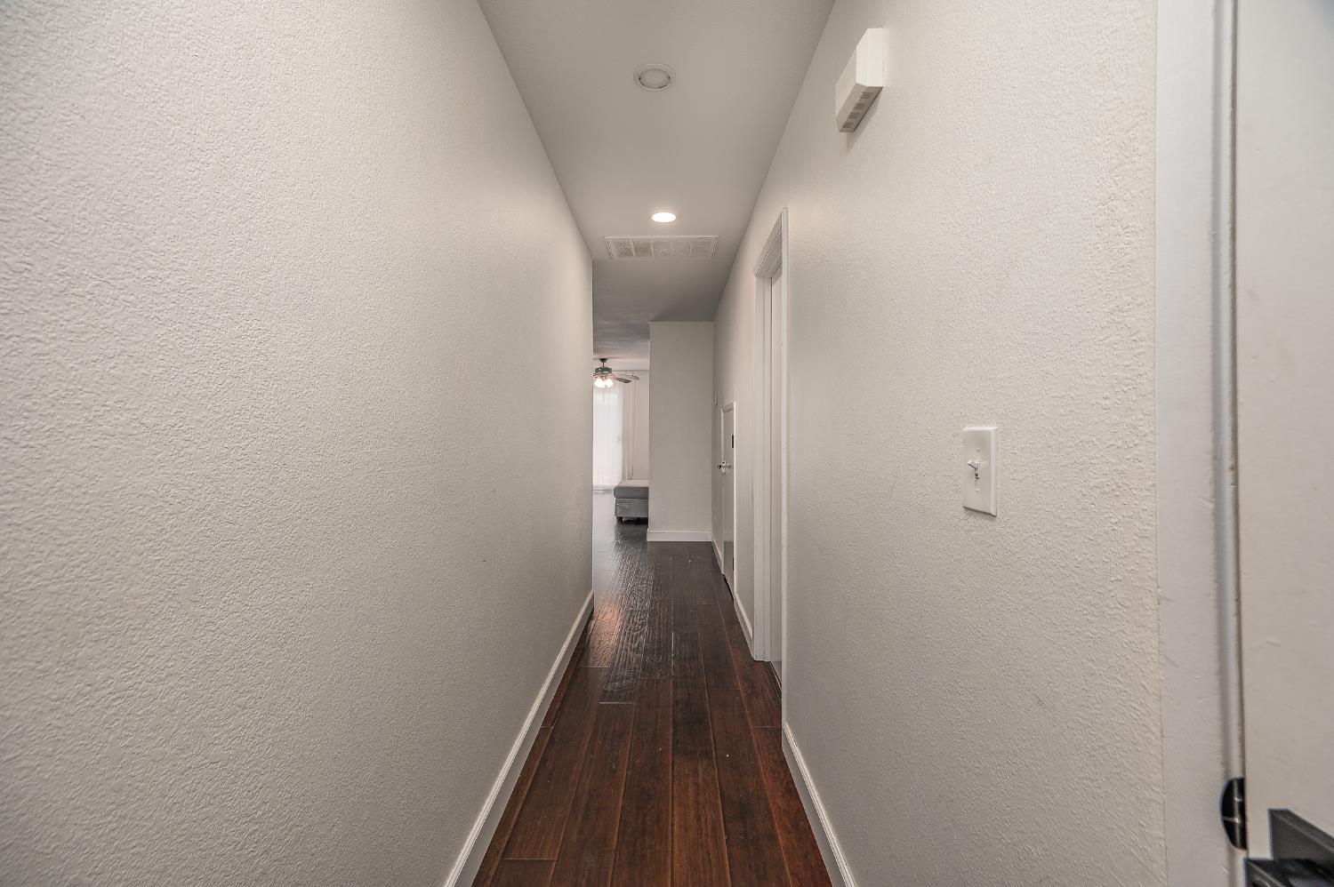 581 Lincoln Avenue, Unit B Modesto, CA 95354 - Photo 5 of 24