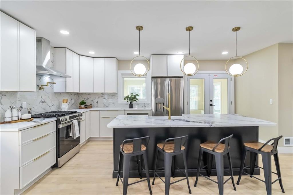 2338 Greenglade Road Northeast Atlanta, GA 30345 - Photo 5 of 29