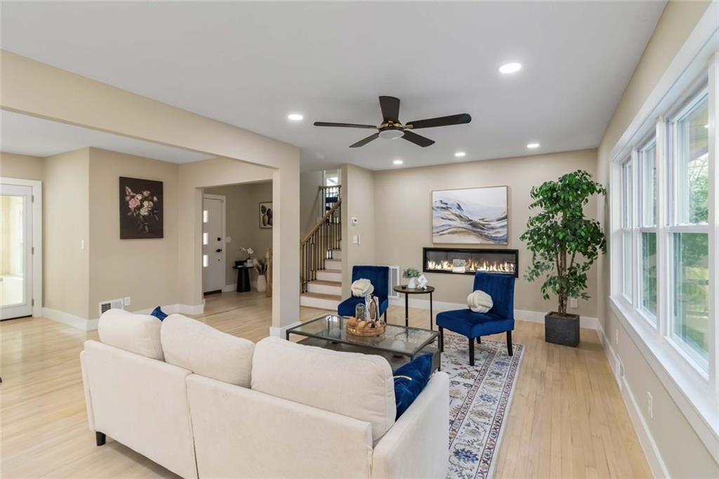 2338 Greenglade Road Northeast Atlanta, GA 30345 - Photo 10 of 29