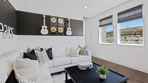 $5,200 | 27213 Tamarack Lane, Valencia, CA 91381