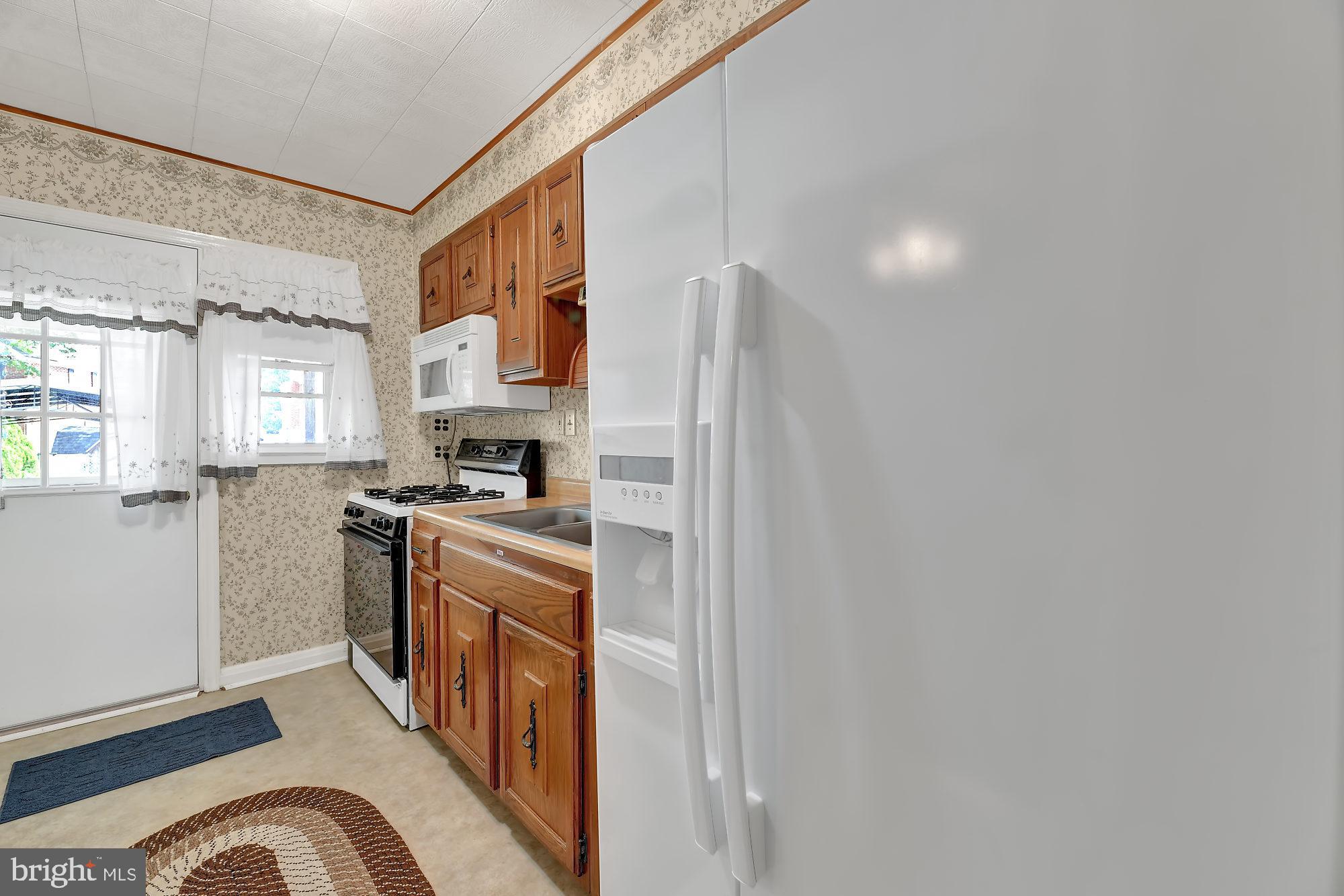 2732 Moorgate Road Baltimore, MD 21222 - Photo 4 of 28 Kitchen