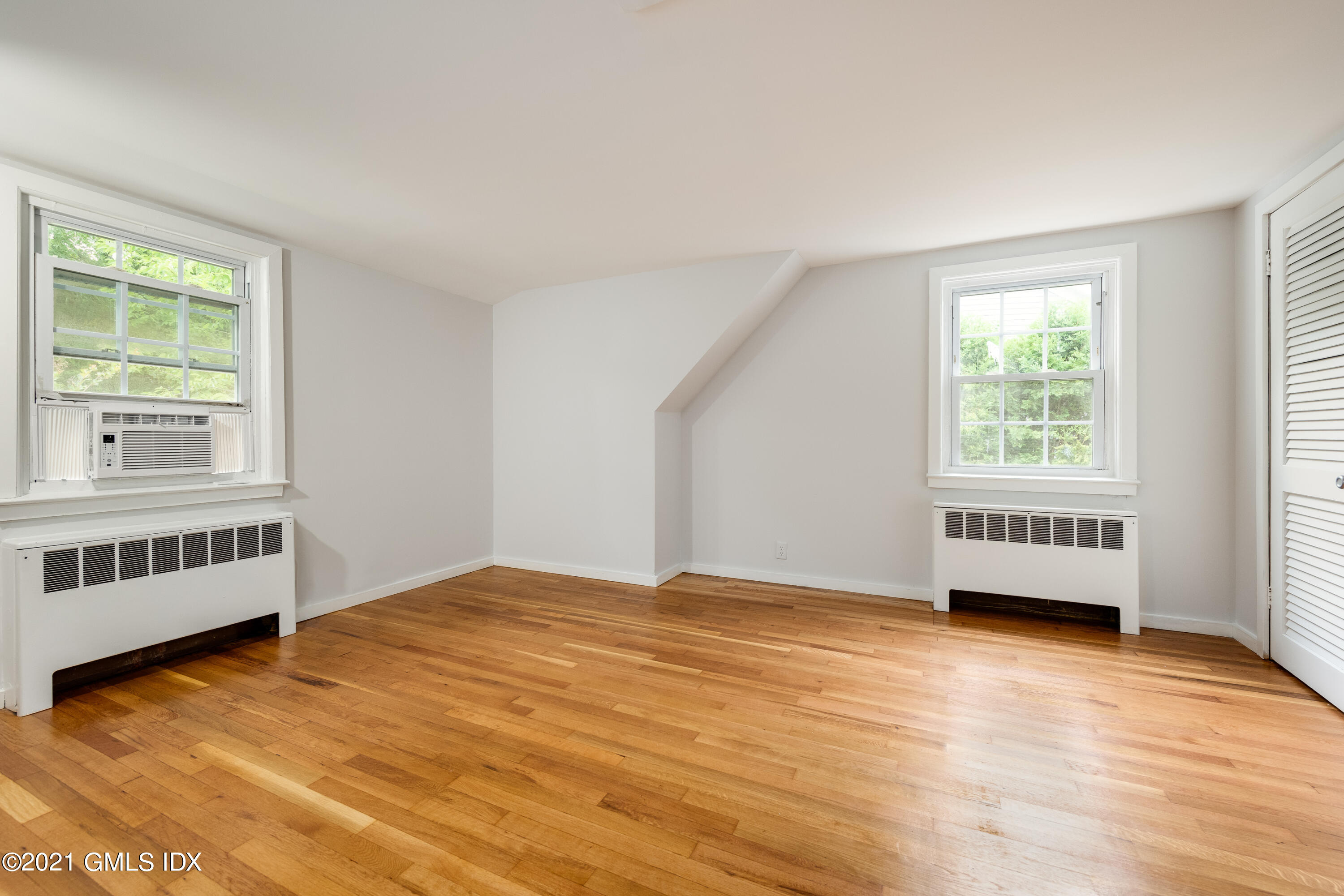 38 Riverside Lane Riverside, CT 06878 - Photo 9 of 19 Bedroom 3