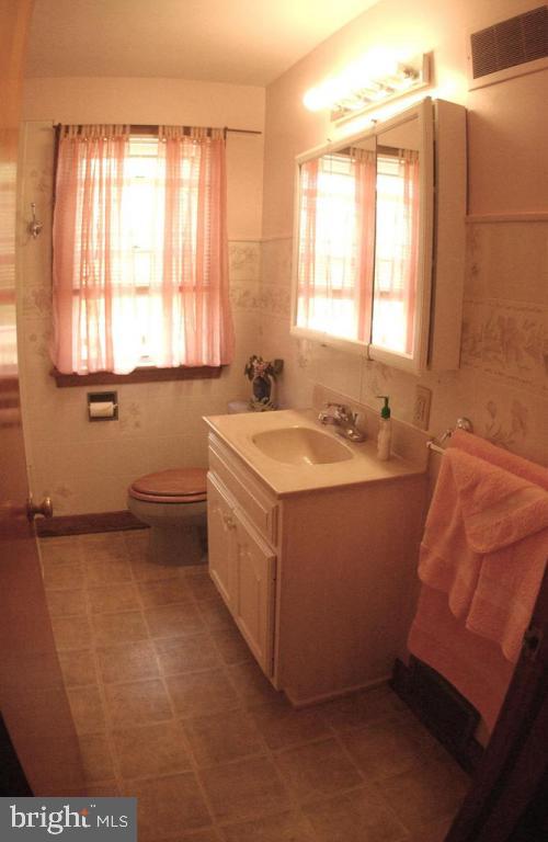 227 Jefferson Road Adamstown, PA 17569 - Photo 8 of 14 Gallery Image 8