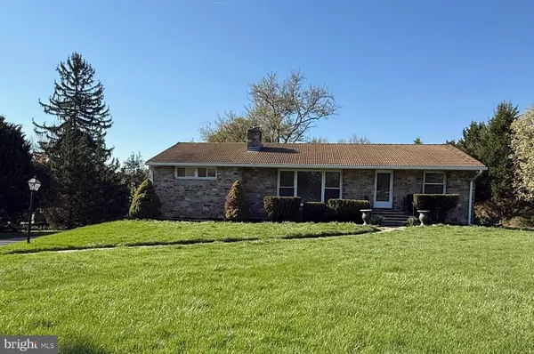 $3,000 | 536 Hampton Lane, Towson, MD 21286