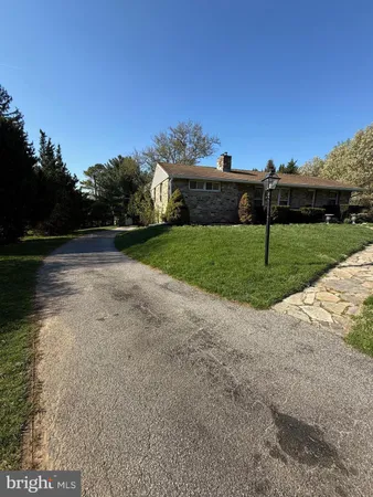 $3,000 | 536 Hampton Lane, Towson, MD 21286