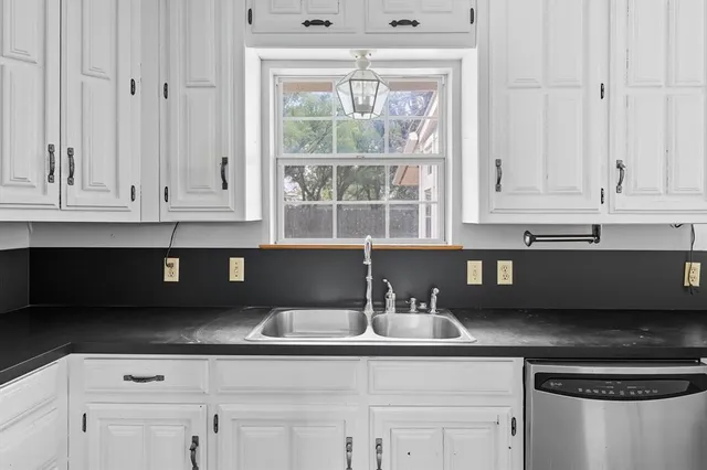 $2,250 | 5702 Teasley Lane, Denton, TX 76210