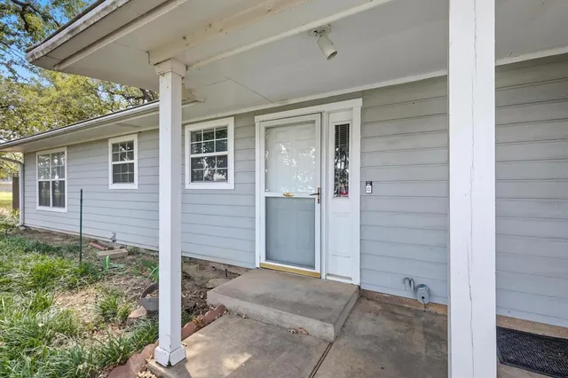 $2,250 | 5702 Teasley Lane, Denton, TX 76210