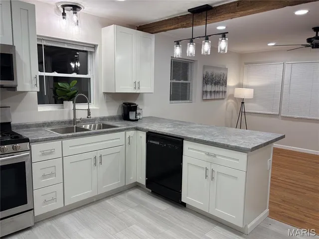 $2,250 | 11357 Revere Lane, St. Louis, MO 63128