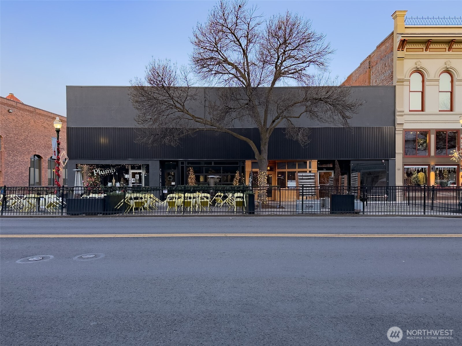 45 East Main Street Walla Walla, WA 99362 - Photo 2 of 17 a car parked in front of a store