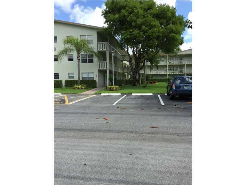 130 Dorset D, Unit 130 Boca Raton, FL 33434 - Photo 12 of 14 Exterior Front