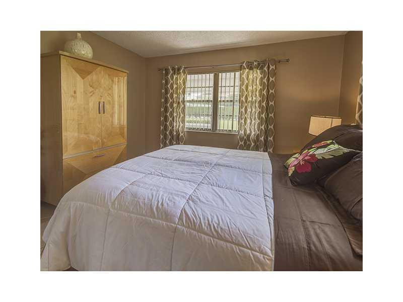 130 Dorset D, Unit 130 Boca Raton, FL 33434 - Photo 2 of 14 Exterior Front