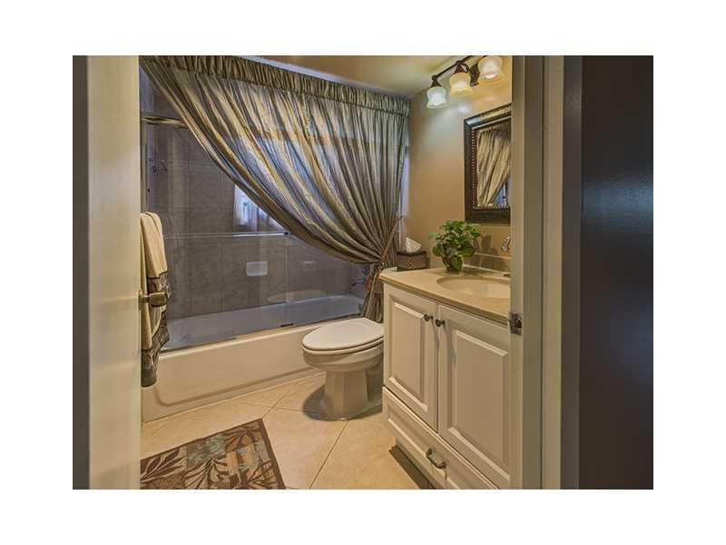 130 Dorset D, Unit 130 Boca Raton, FL 33434 - Photo 3 of 14 Exterior Front