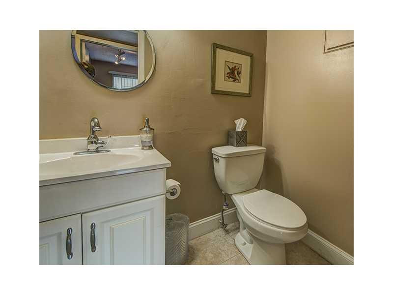 130 Dorset D, Unit 130 Boca Raton, FL 33434 - Photo 5 of 14 Exterior Front