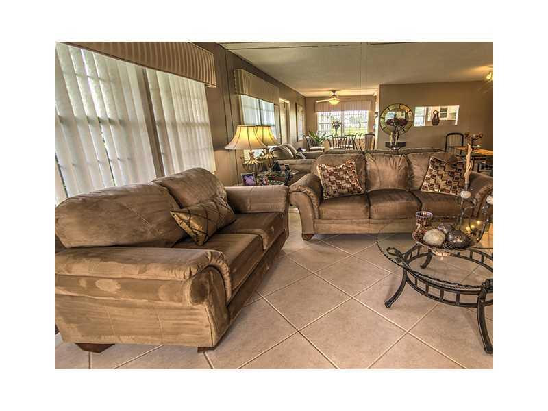 130 Dorset D, Unit 130 Boca Raton, FL 33434 - Photo 6 of 14 Exterior Front