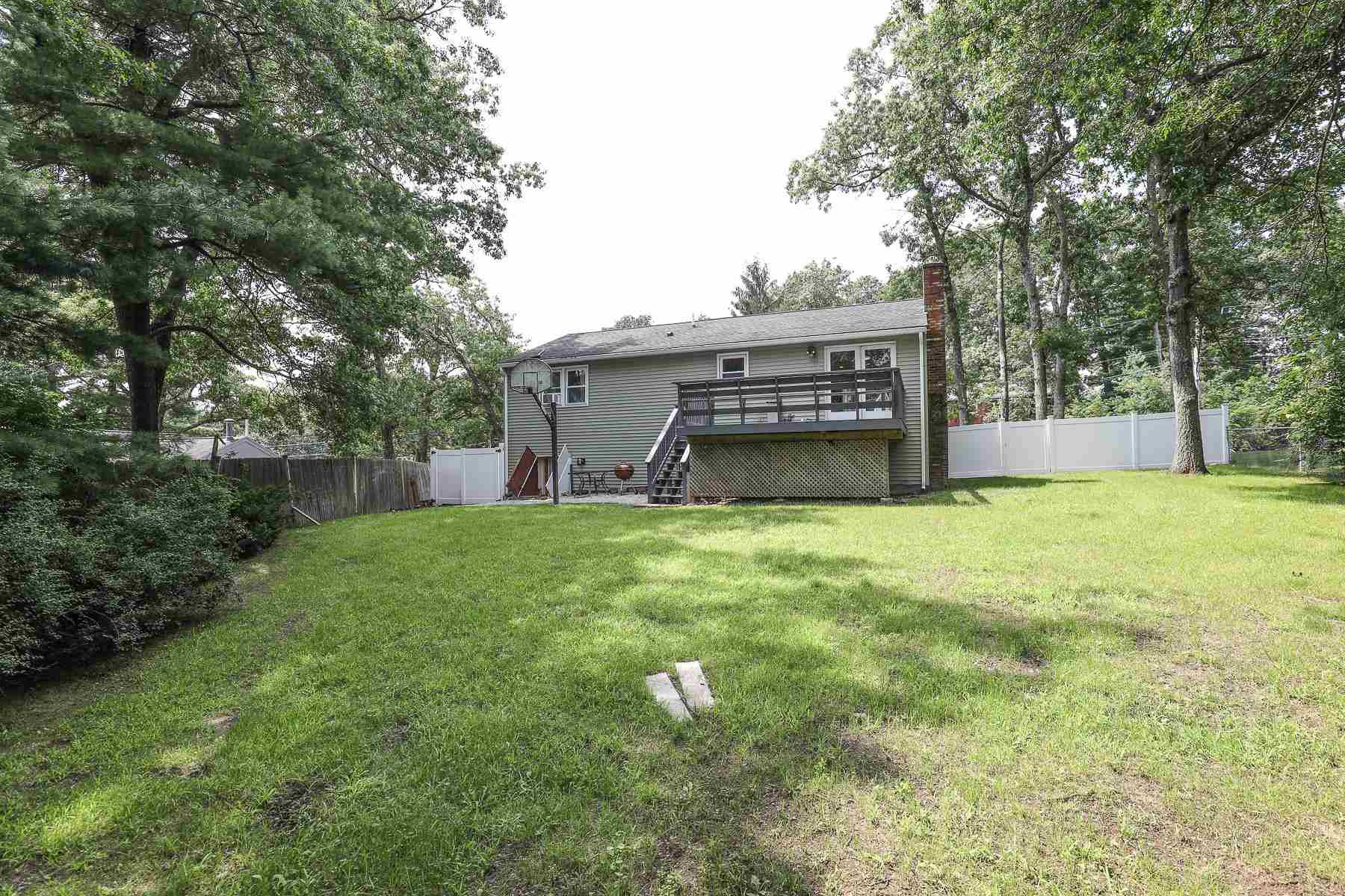 11 Cliff Road Nashua, NH 03062 - Photo 3 of 38