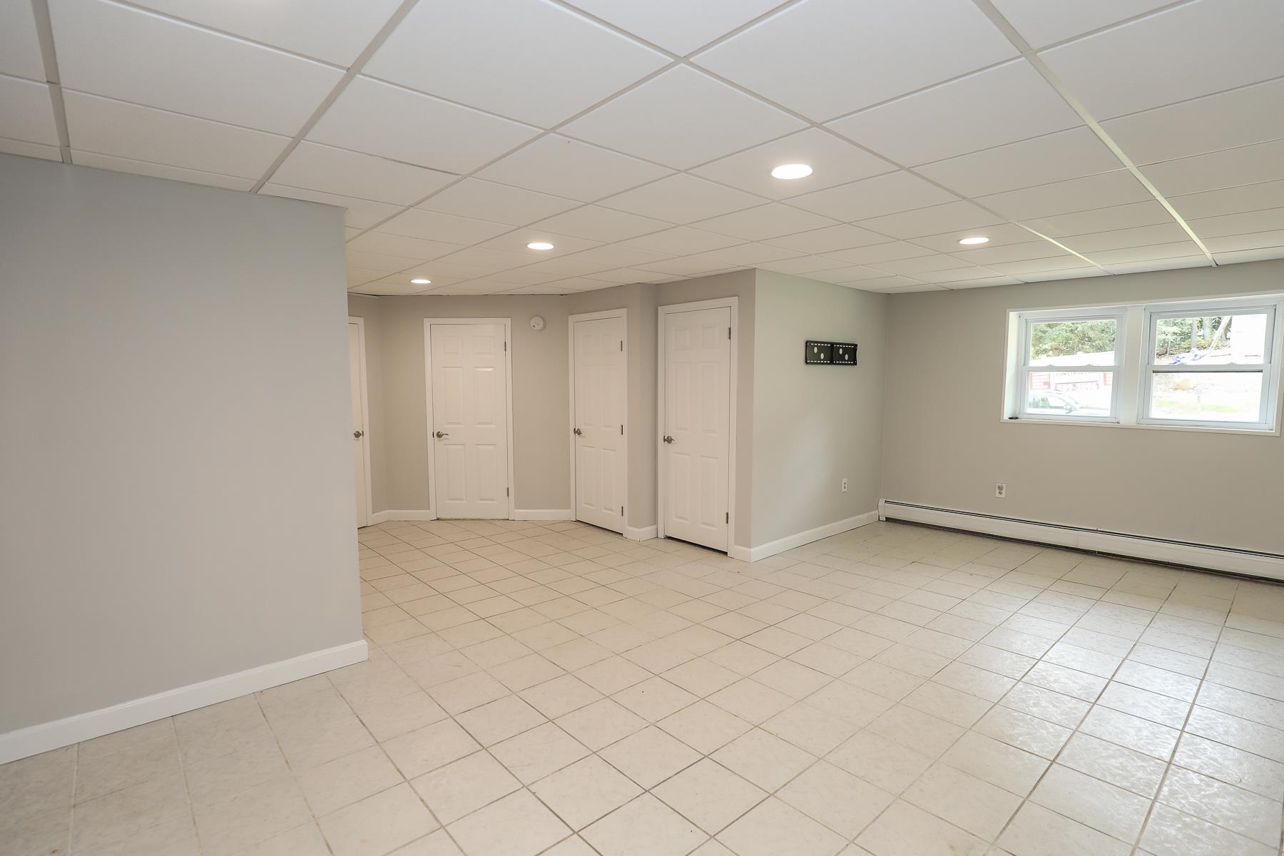 11 Cliff Road Nashua, NH 03062 - Photo 31 of 38