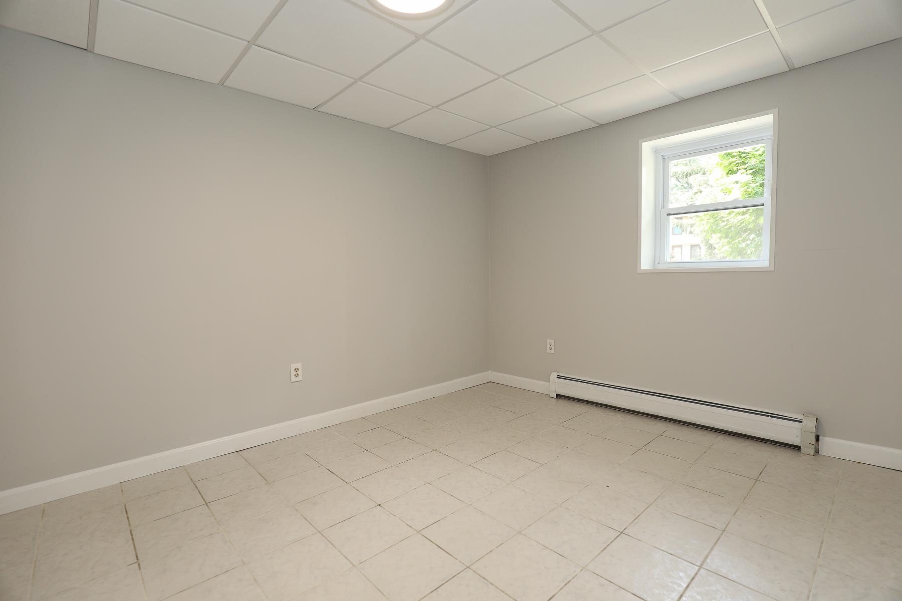 11 Cliff Road Nashua, NH 03062 - Photo 33 of 38