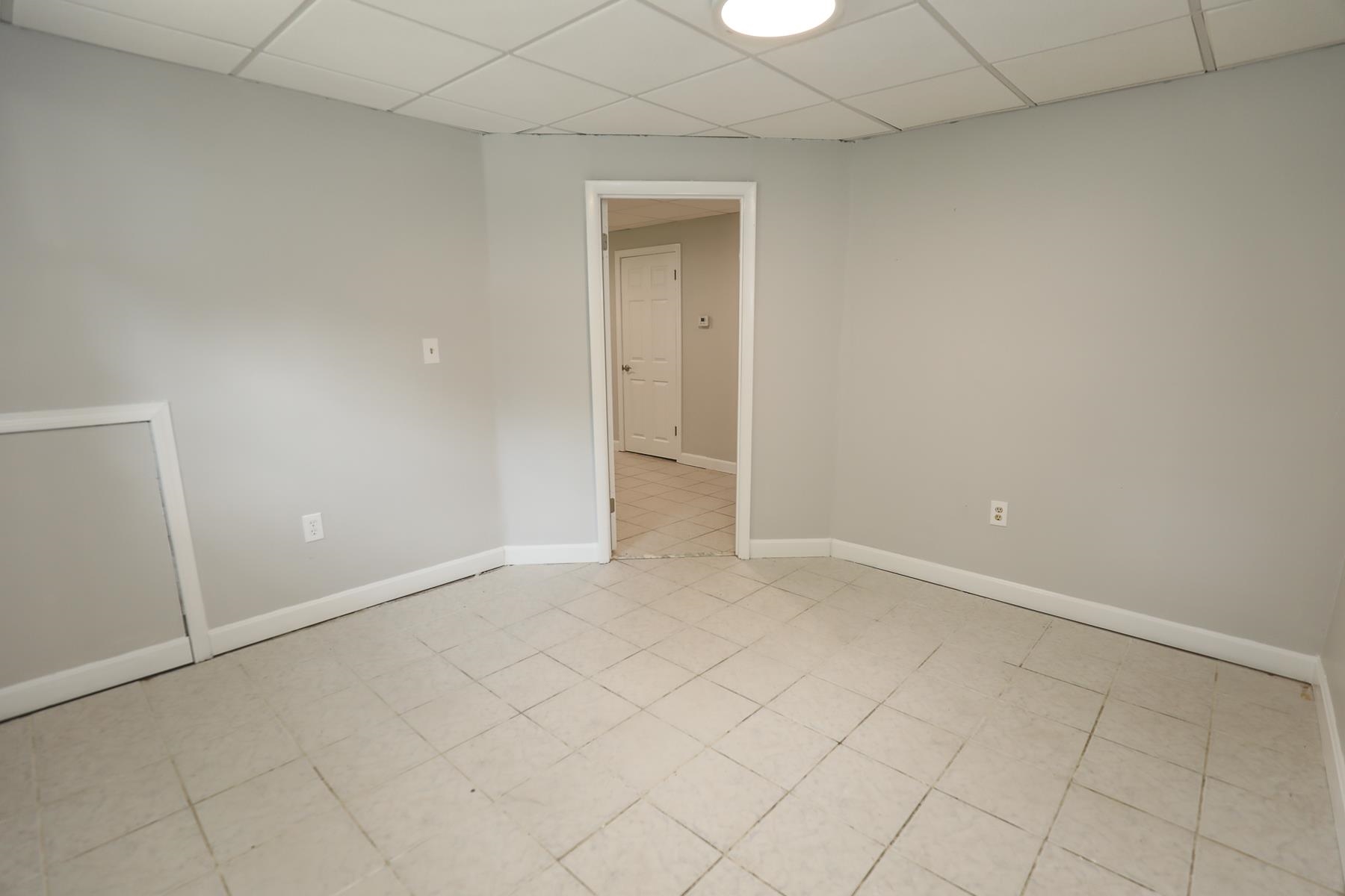 11 Cliff Road Nashua, NH 03062 - Photo 34 of 38
