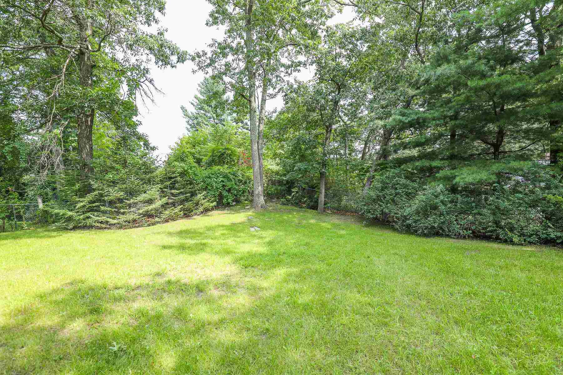 11 Cliff Road Nashua, NH 03062 - Photo 5 of 38