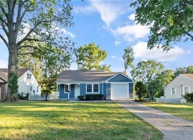 $229,000 | 1113 West 25th Terrace, Independence, MO 64052