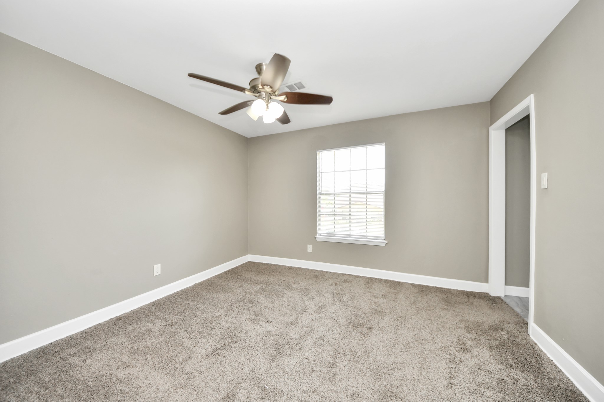 8119 Concho Street Houston, TX 77036 - Photo 20 of 35 Second Floor Secondary bedroom 1