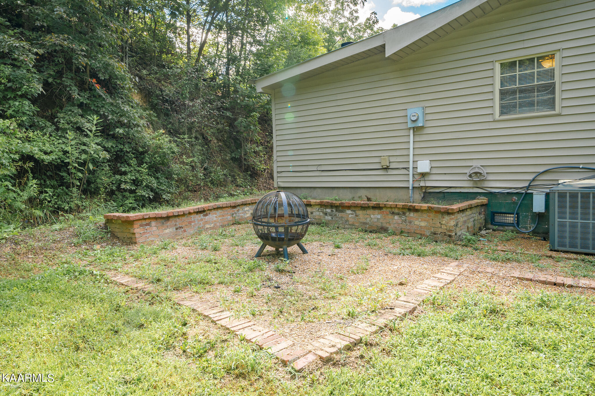 605 Yarnell Road Clinton, TN 37716 - Photo 9 of 32 605 Yarnell Rd-25