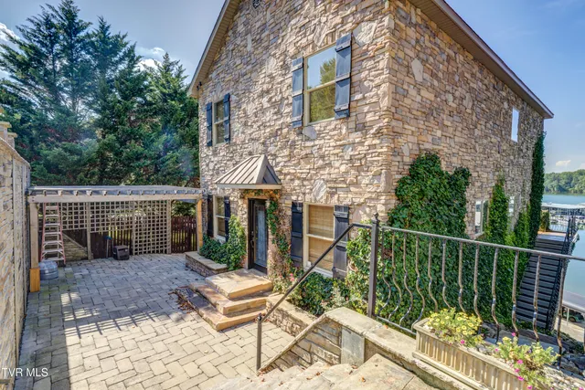 $1,090,000 | 667 Rockingham Road, Gray, TN 37615