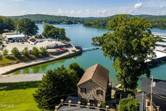 $1,090,000 | 667 Rockingham Road, Gray, TN 37615