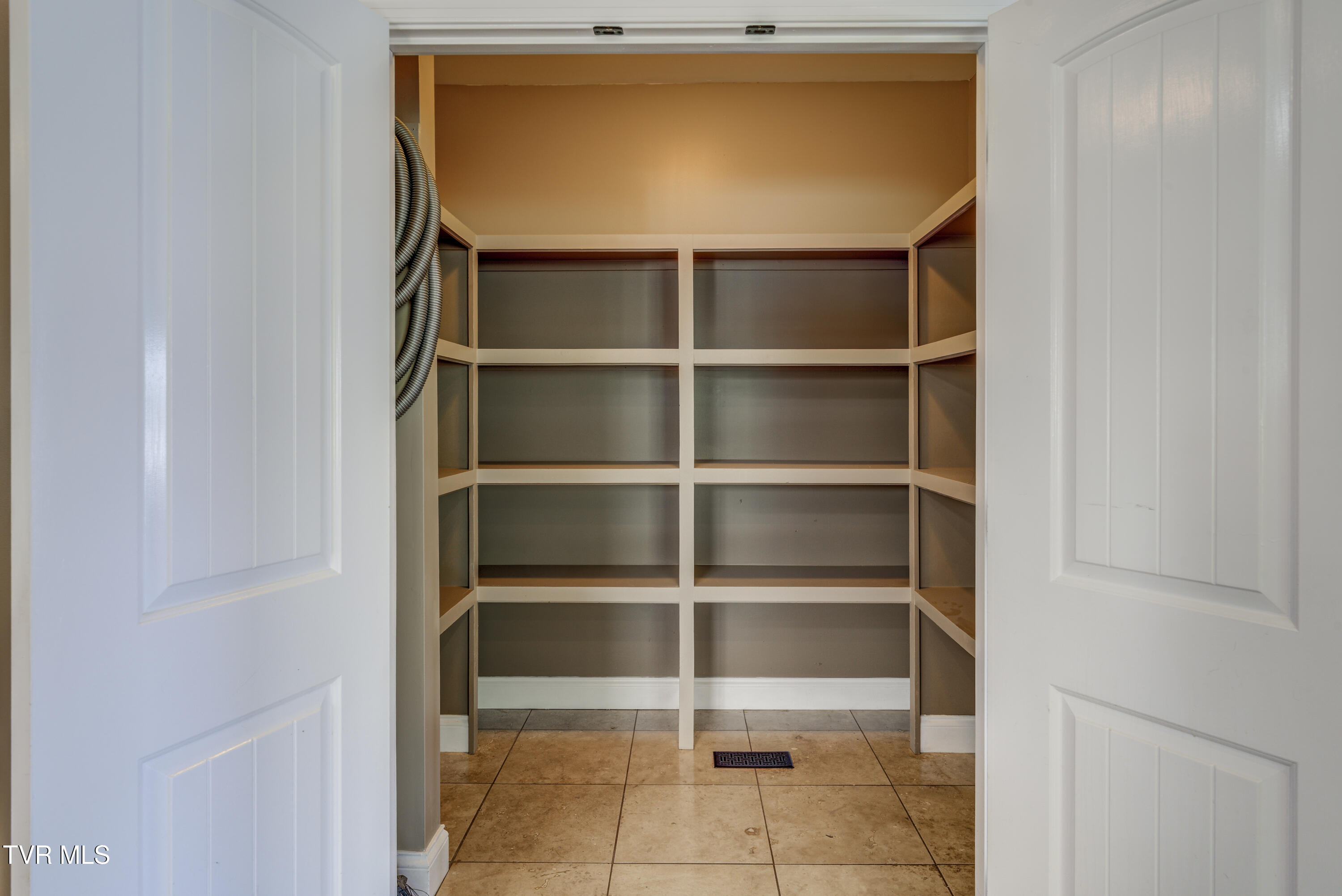 667 Rockingham Road Gray, TN 37615 - Photo 55 of 104 Rockimgham-14