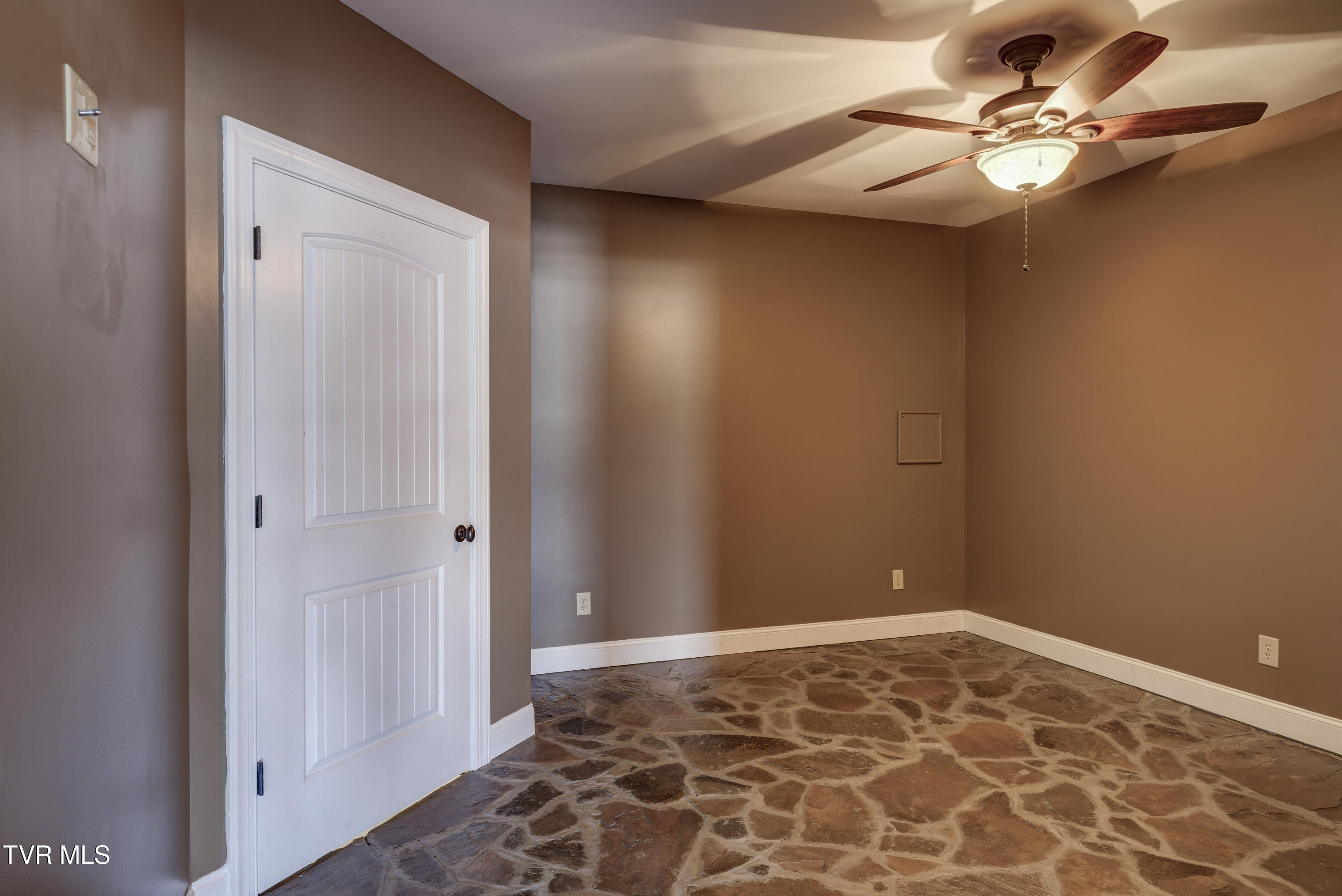 667 Rockingham Road Gray, TN 37615 - Photo 96 of 104 Rockimgham-57