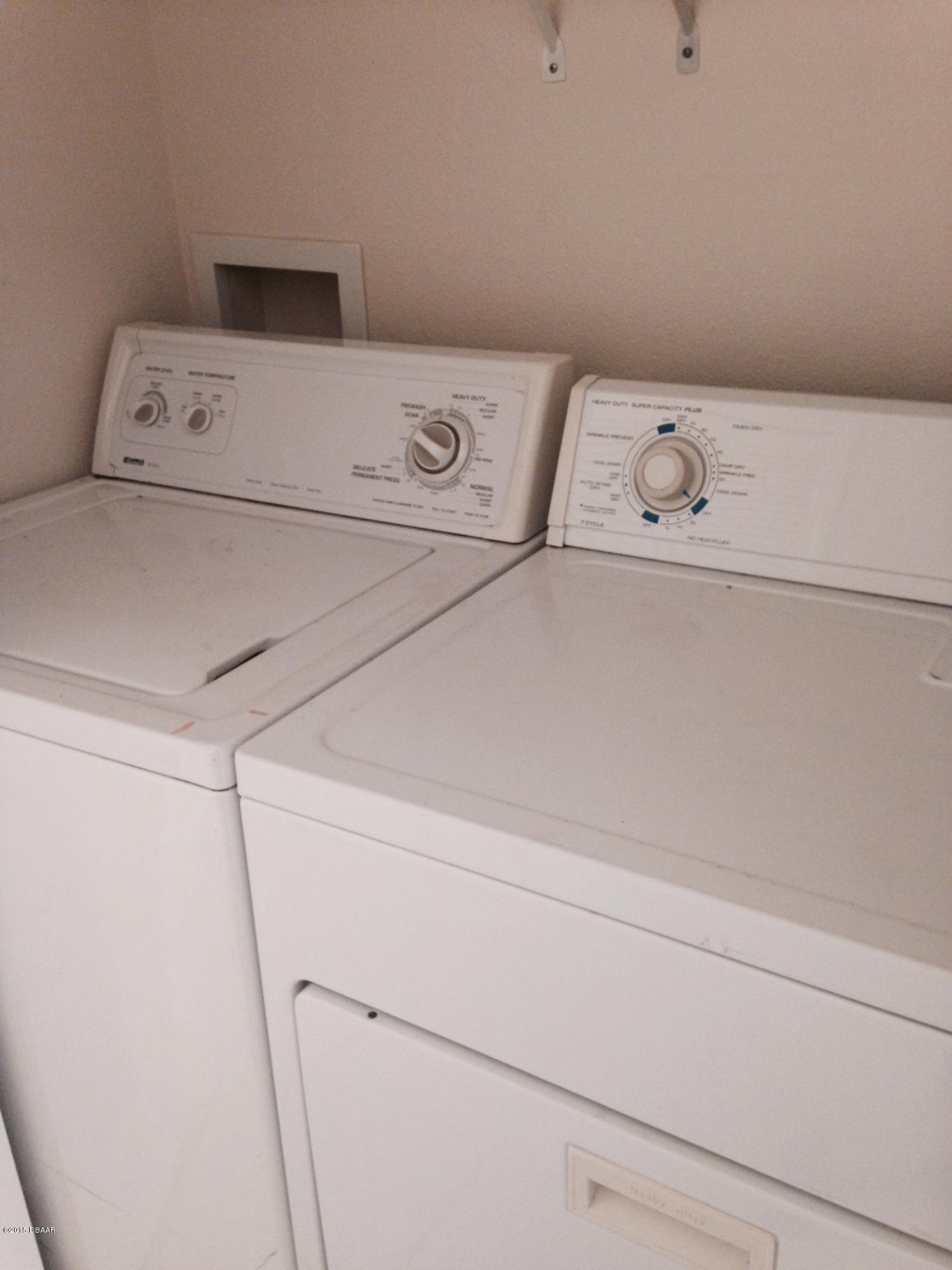 1605 Deer Springs Road Port Orange, FL 32129 - Photo 15 of 20 12 Laundry.jpg