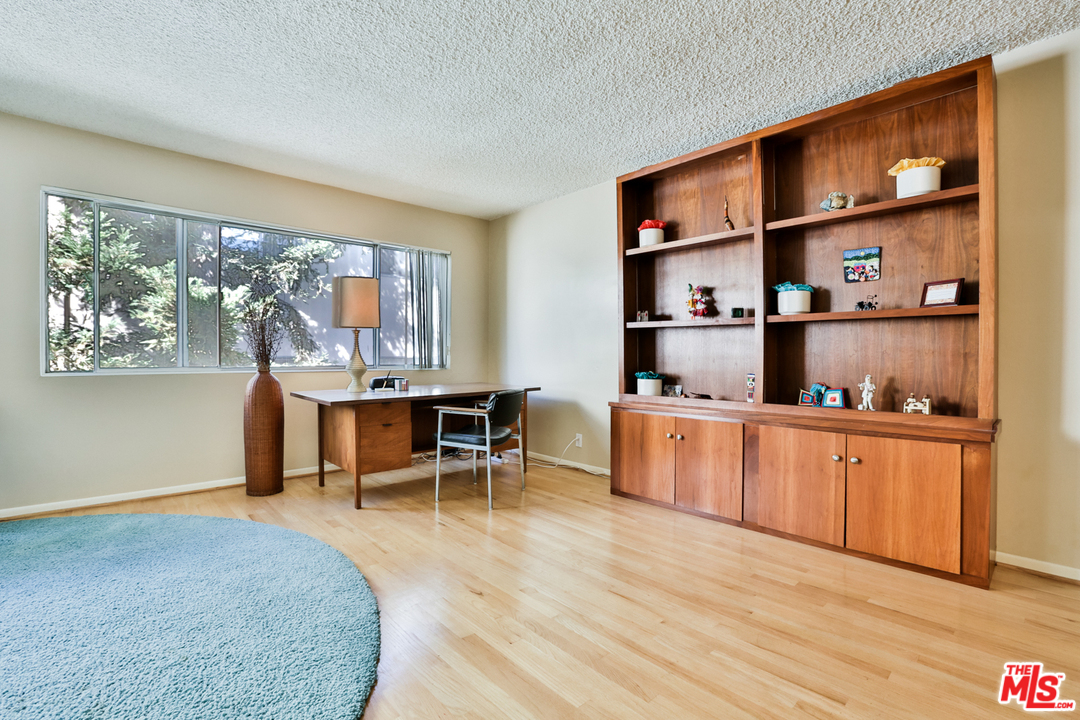 1015 North Kings Road, Unit 309 West Hollywood, CA 90069 - Photo 11 of 36