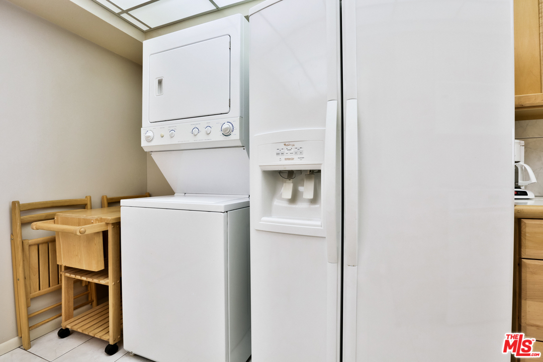 1015 North Kings Road, Unit 309 West Hollywood, CA 90069 - Photo 18 of 36