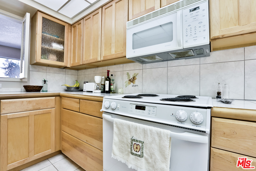 1015 North Kings Road, Unit 309 West Hollywood, CA 90069 - Photo 19 of 36