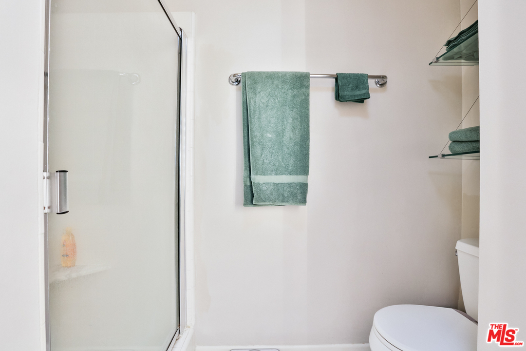 1015 North Kings Road, Unit 309 West Hollywood, CA 90069 - Photo 27 of 36