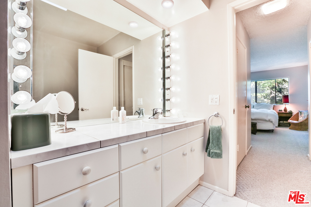 1015 North Kings Road, Unit 309 West Hollywood, CA 90069 - Photo 29 of 36