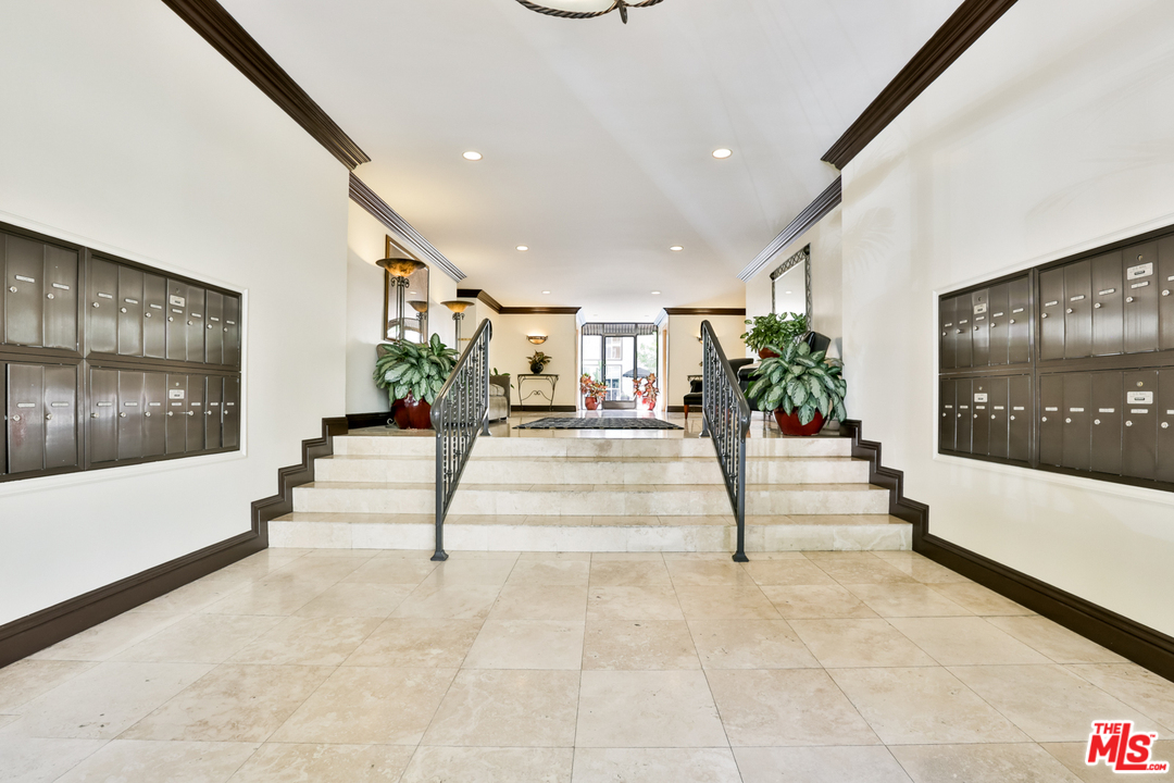 1015 North Kings Road, Unit 309 West Hollywood, CA 90069 - Photo 34 of 36